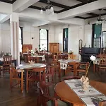 Lenox Guesthouse And Backpackers
